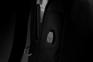 Logotrade advertising product picture of: Swiss Peak AWARE™ RFID and USB A laptop backpack