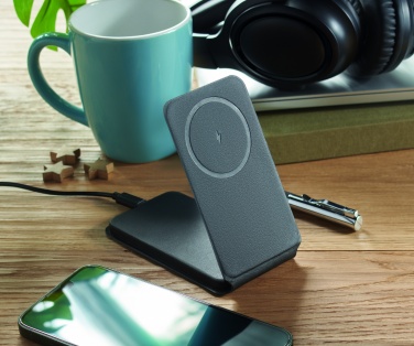 Logotrade promotional giveaway image of: Foldable magnetic charger 15W