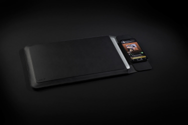 Logotrade promotional merchandise picture of: Swiss Peak 15W magnetic charging laptop sleeve 14-15,6"