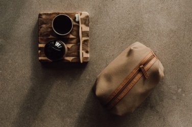 Logotrade ärikingituse foto: VINGA Sloane tualett-tarvete kott RCS taaskasutatud polüester