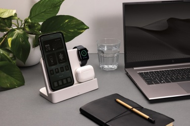 Logotrade reklaamtoote foto: Joltz RCS taaskasutatud plastist topelt 15 W laadija koos iWatchi pesaga