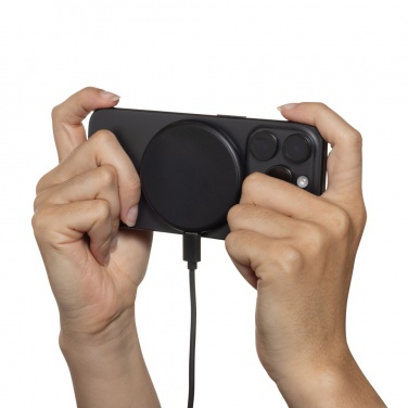 Logo trade ärikingitused foto: Magnapad 15W RCS rplastist magnetiline 3 in 1 laadimisalus