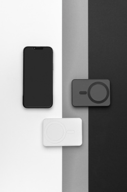 Logotrade meene foto: Magnetix RCS taaskasutatud plastist 5000 mah magnetjõupank