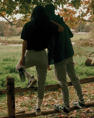 Logotrade ärikingituse foto: Iqoniq Tikal taaskasutatud polüestrist kiiresti kuivav spordisärk