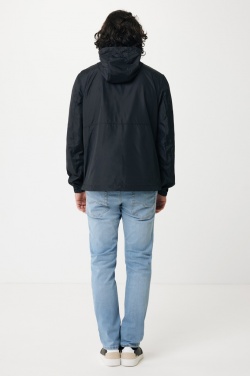 Logotrade firmakingid pilt: Iqoniq Logani taaskasutatud polüestrist tuulejope