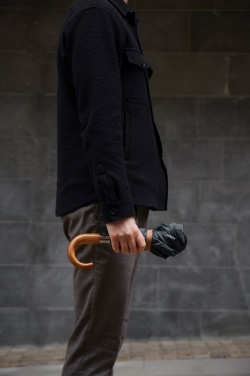 Logo trade meened foto: VINGA Bosler AWARE™ 21-tolline kokkupandav vihmavari