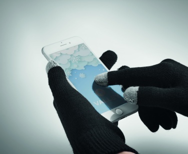 Logotrade reklaamkingitused pilt: Talvekomplekt taaskasutatud materjalist, kindad, müts ja sall