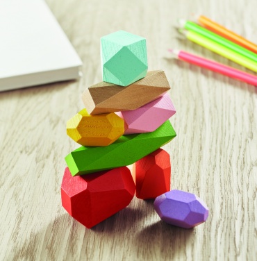 Logotrade firmakingid pilt: 8 virnastatavat puitkivi kotis