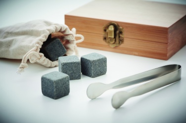 Logo trade reklaamtoote pilt: Karbis 9 kivist jääkuubikut