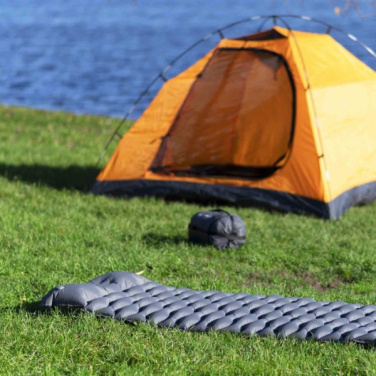 Logotrade ärikingid pilt: Täispuhutav madrats SAJAMA Schwarzwolf