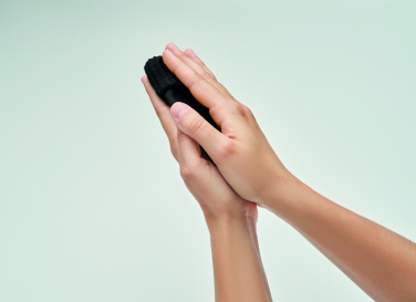 Logotrade reklaamtoote foto: Kätesoojendaja kootud polüestrist taskus