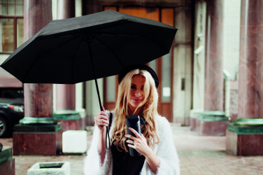 Logo trade reklaamtooted foto: HITHERE kinkekomplekt termospudeli ja vihmavarjuga