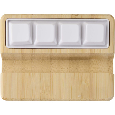 Logotrade liikelahjat kuva: Algol kierrätetystä muovista valmistettu puhelinjalusta ja hypistelylelu bambuyksityiskohdilla