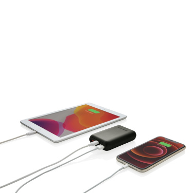 Logotrade ziemassvētku dāvanas foto: Urban Vitamin Alameda 10 000 mAh 18W PD barošanas bloks