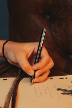 Logotrade logo dāvanas foto: SP Tula RCS sertificēts pārstrādāts PU atslēgu turētājs un pildspalvu komplekts