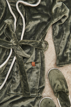 Лого трейд бизнес-подарки фото: Роскошный плюшевый халат VINGA Louis GRS RPET, размер S-M