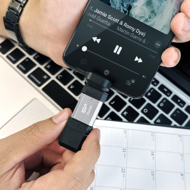 Лого трейд бизнес-подарки фото: Флешка Silicon Power Mobile - C51 3.2, 64 ГБ