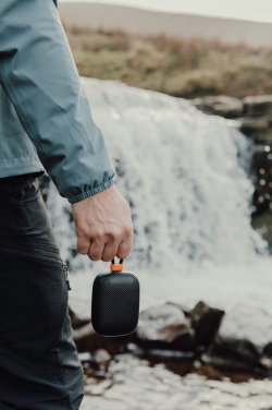 Логотрейд pекламные продукты картинка: Водонепроницаемая и пылезащитная колонка Titan IP67 мощностью 5 Вт.