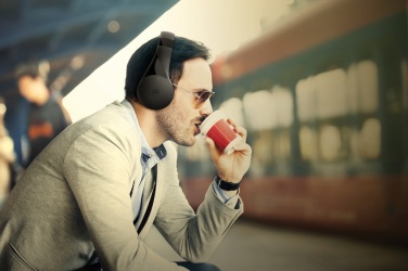 Logotrade reklamprodukter bild: Motorola MOTO XT500 trådlösa over ear hörlurar