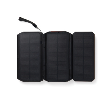 Logotrade profilprodukter bild: Nordic Drift Titan 10.000 mAh solcells-powerbank med 3 panel
